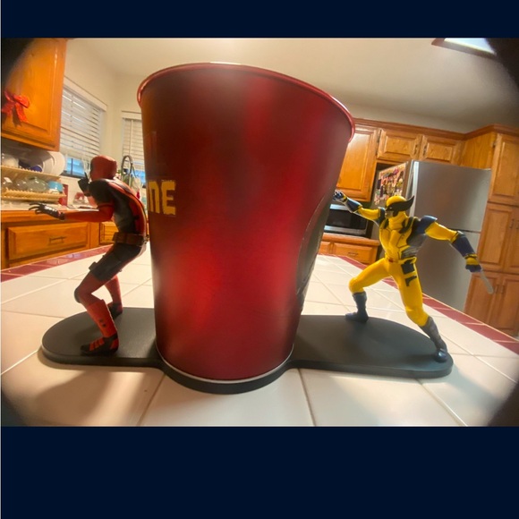 Cinemark Marvel Deadpool & Wolverine Popcorn Bucket - Picture 4 of 6